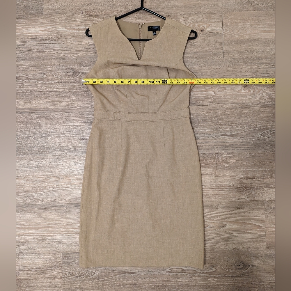 Dress - Picture 4 of 7